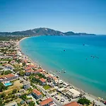 Alojamento de Acomodação e Pequeno-almoço Armonia By Zante Plaza 2*